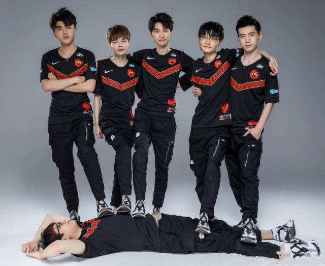 在赛季中期 在赛季中期