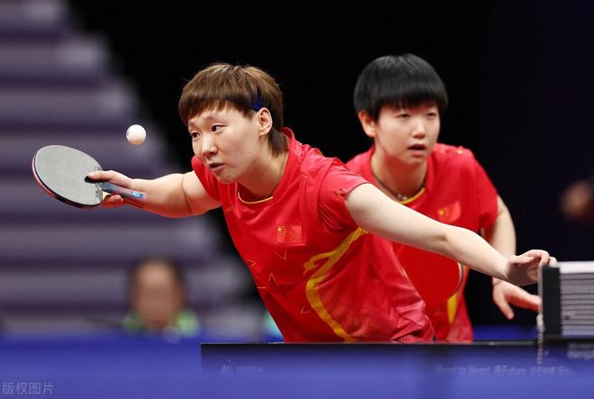 中国女子举 中国女子举